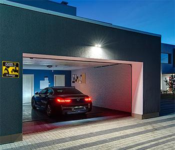 carro dentro de garagem com alarme prosegur